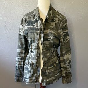 Express Jacket Color, Camouflaged Green Jacket Size Medium.Zip-front Jacket